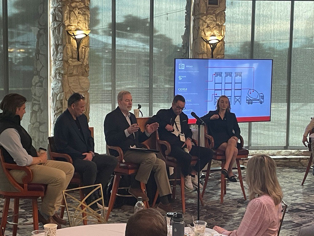 Tech Innovations Breakfast Panel at WOC2024